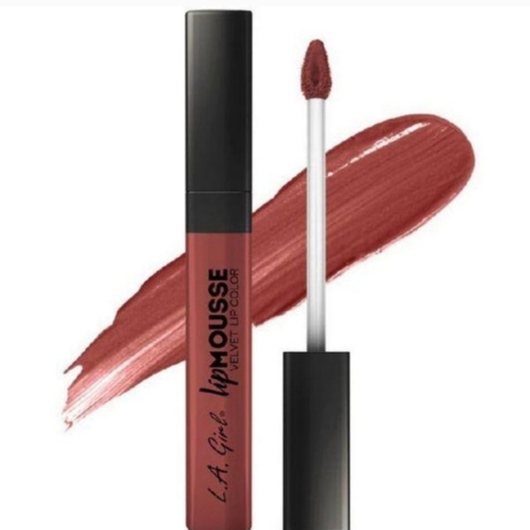 🌹3/$12 LA Girl Lip Mousse Lowkey - Picture 1 of 4